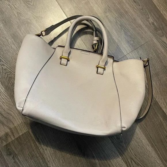 Woman's Purse - Picture 2 of 4